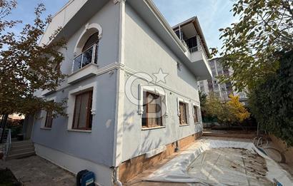 COLDWELL BANKER'den YAKINCA da HAVUZ MANZARALI SATILIK VİLLA