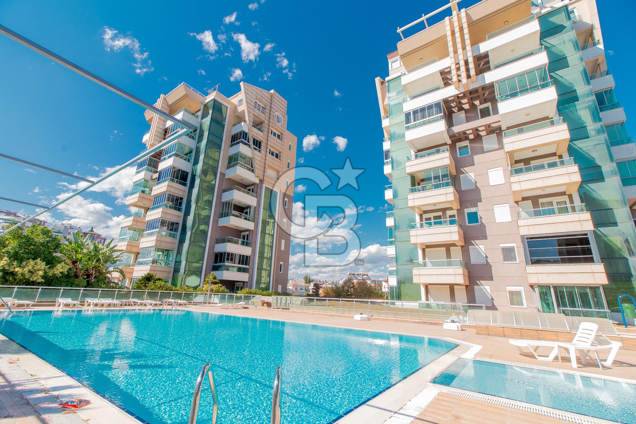 KONYAALTI SAHİLİN'DE 1+1 EŞYALI SİTE İÇERİSİNDE KİRALIK DAİRE