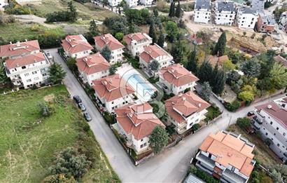 Darıca Konakları’nda, Sakin Yaşam Sunan Ferah 4+1 Tripleks Villa