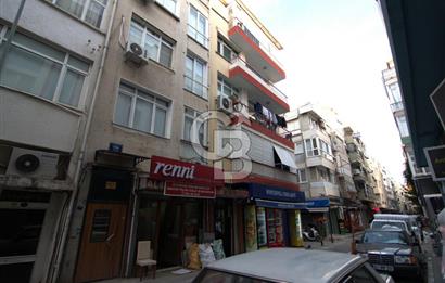 Karşıyaka Çarşıda Kiralık 2+1 Tadilatlı Daire