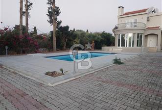 Girne Lapta Bölgesinde Kiralık 3+1 Havuzlu Villa !!! - 1 - 316423