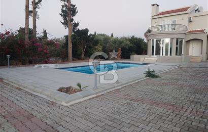 Girne Lapta Bölgesinde Kiralık 3+1 Havuzlu Villa !!!
