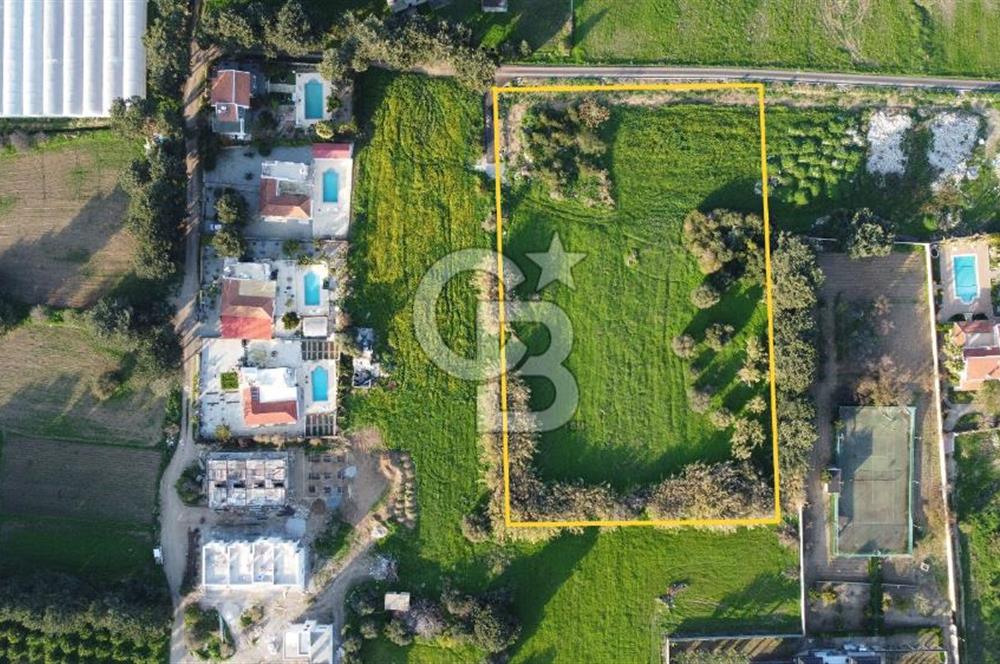 Girne Lapta Bölgesinde Denize 300 Metre Mesafede Satılık Arazi !!!