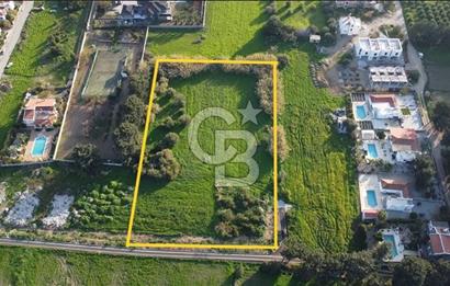 Girne Lapta Bölgesinde Denize 300 Metre Mesafede Satılık Arazi !!!