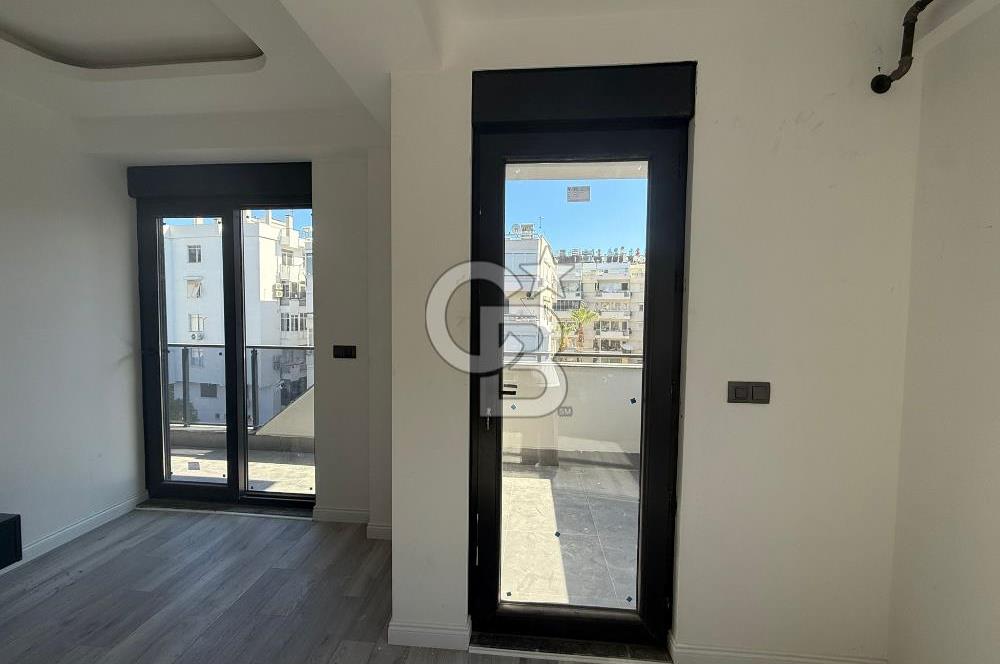 BAHÇELİEVLER LÜKS SIFIR DENİZE YÜRÜME MESAFESİNDE SATILIK 2+1