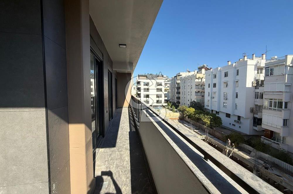 BAHÇELİEVLER LÜKS SIFIR DENİZE YÜRÜME MESAFESİNDE SATILIK 2+1