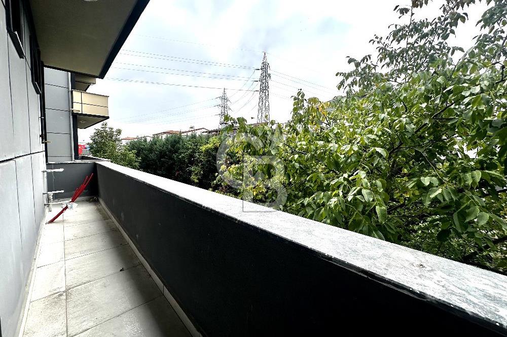 CB ATLAS'TAN YAHYA KAPTAN'DA TRAMVAY YANI KİRALIK OFİS