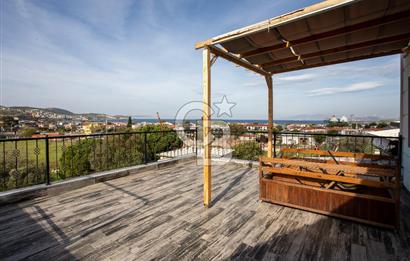 Foça Cumhuriyet Mah. Satılık 6+2 Müstakil Tripleks Villa