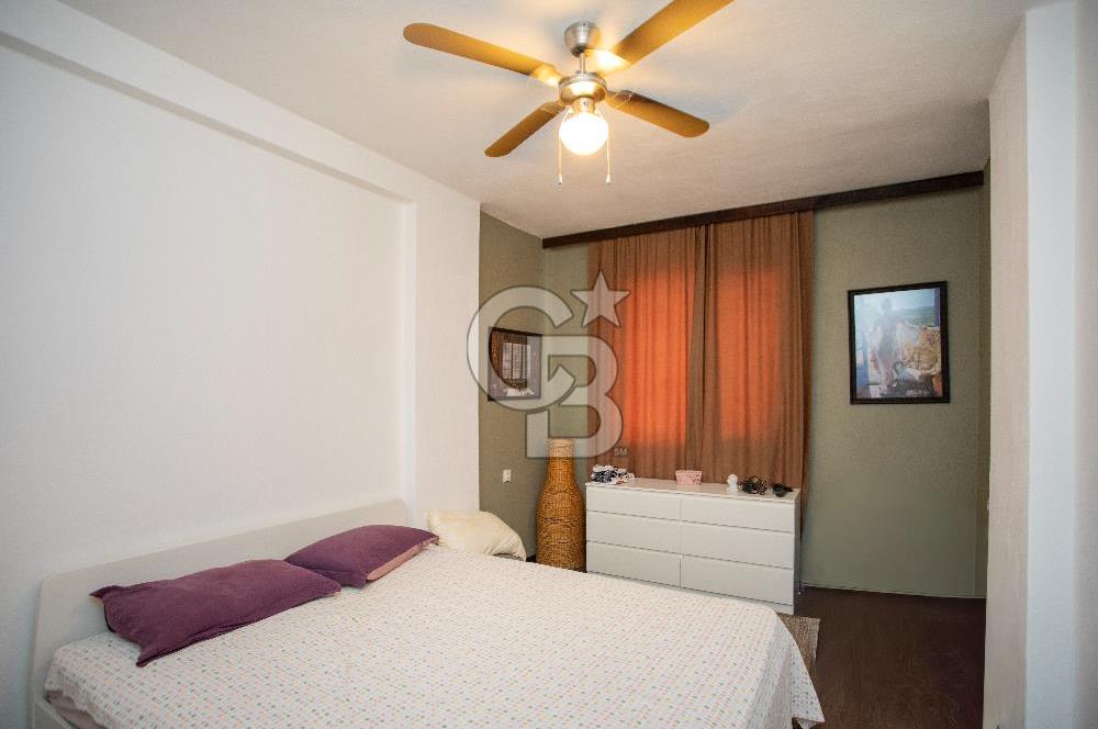 Foça Cumhuriyet Mah. Satılık 6+2 Müstakil Tripleks Villa