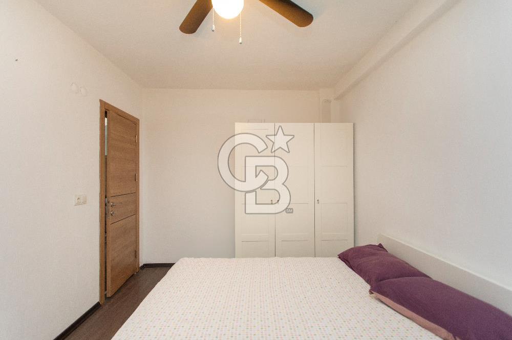 Foça Cumhuriyet Mah. Satılık 6+2 Müstakil Tripleks Villa