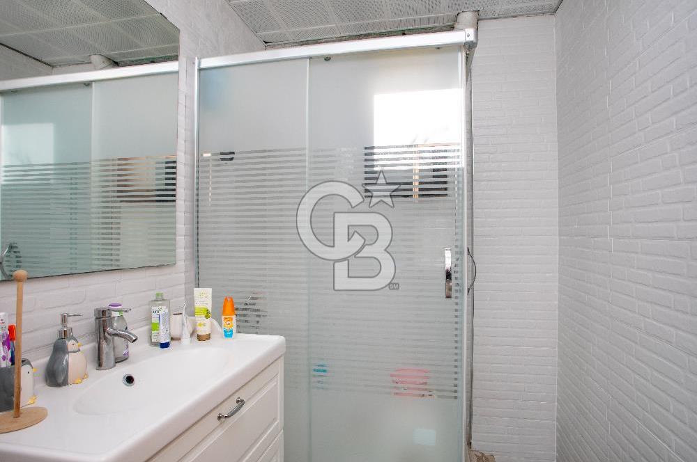 Foça Cumhuriyet Mah. Satılık 6+2 Müstakil Tripleks Villa