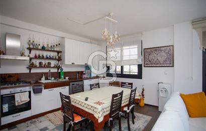 Foça Cumhuriyet Mah. Satılık 6+2 Müstakil Tripleks Villa