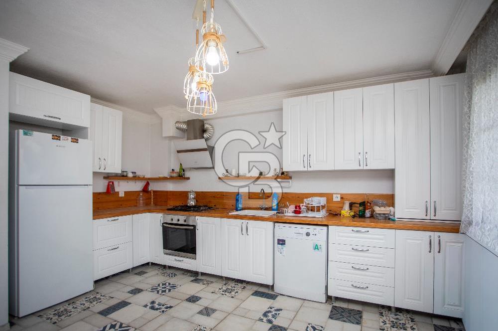 Foça Cumhuriyet Mah. Satılık 6+2 Müstakil Tripleks Villa