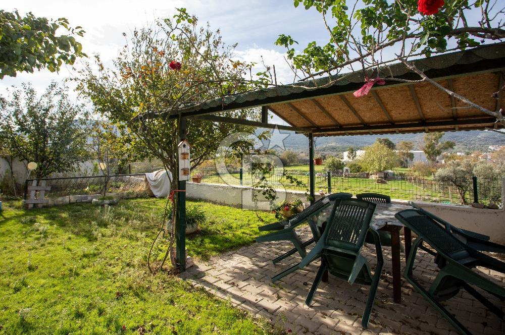 Foça Cumhuriyet Mah. Satılık 6+2 Müstakil Tripleks Villa