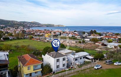 Foça Cumhuriyet Mah. Satılık 6+2 Müstakil Tripleks Villa