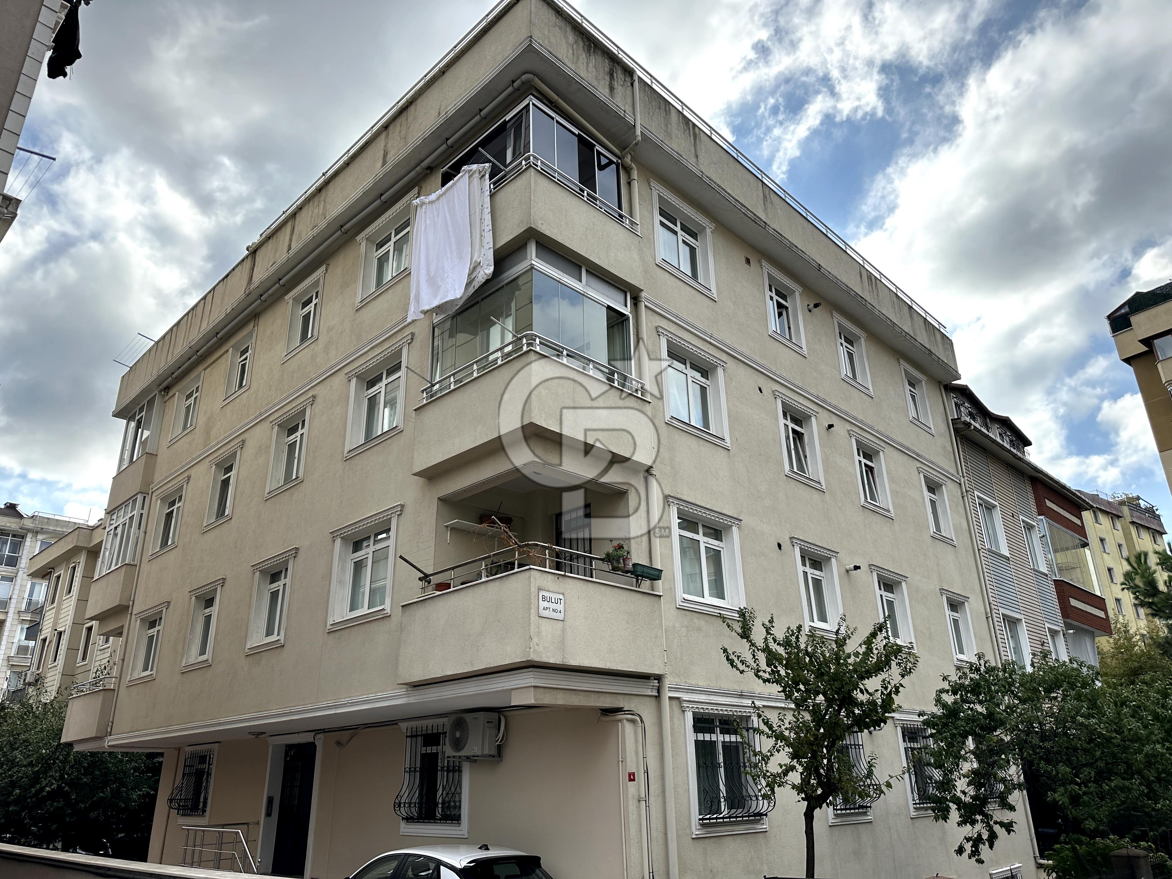 Ümraniye Şerifali Mahallesi Satılık İki Bağımsız Bölümlü Dubleks