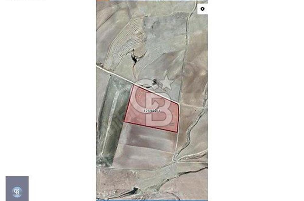 GÖLBAŞI ÇİMŞİTDE YOLA YAKIN TARLA