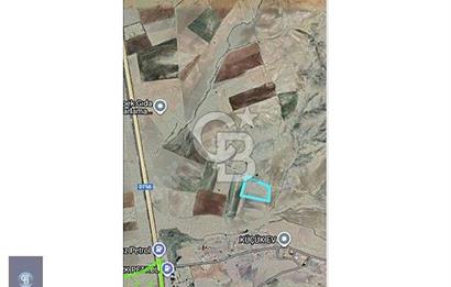 GÖLBAŞI ÇİMŞİTDE YOLA YAKIN TARLA