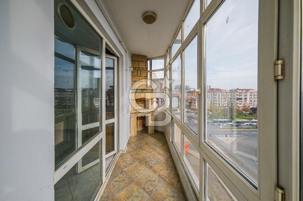 ÇORLU IŞIKLAR SALİH OMURTAK CADDESİ ÜZERİ 4+1 250 m2 DAİRE