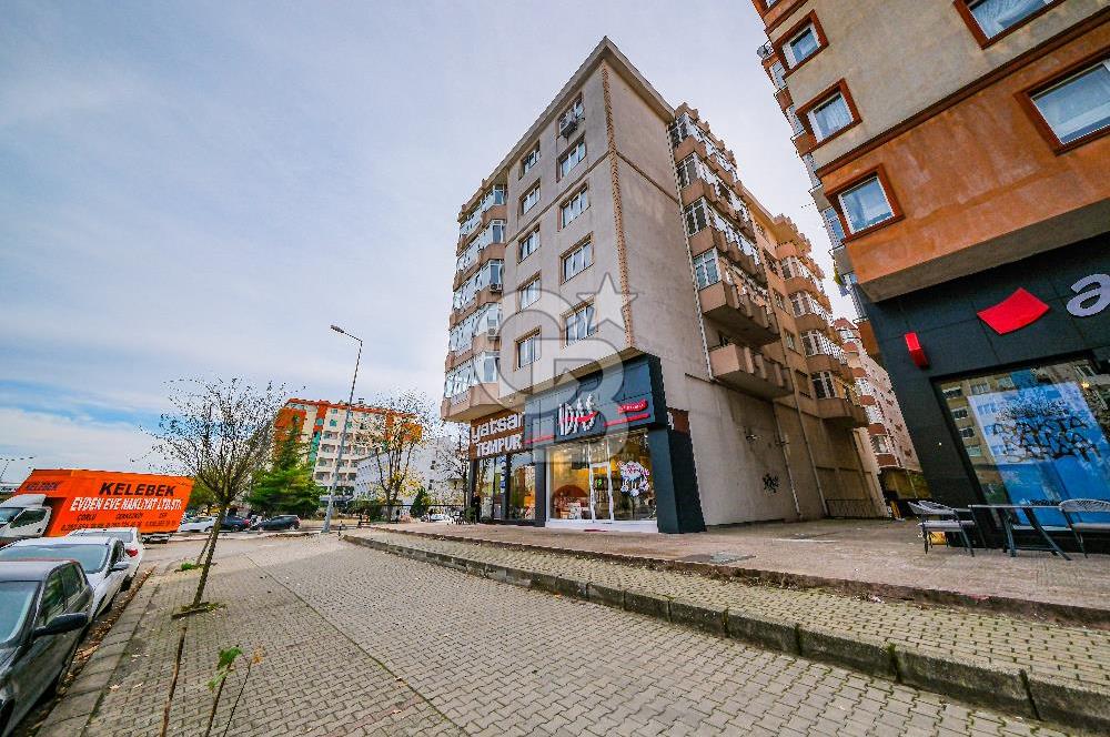 ÇORLU IŞIKLAR SALİH OMURTAK CADDESİ ÜZERİ 4+1 250 m2 DAİRE