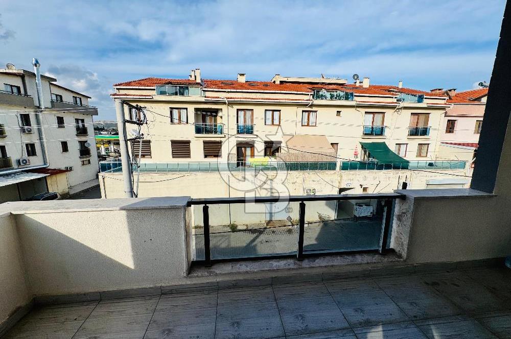 Foça Bağarası Kazım Dirik Mahallesinde Satılık 2+1 Daire