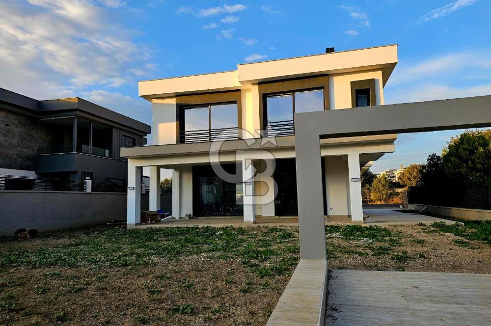 SATILIK 500 M² BAHÇE İÇİNDE MÜSTAKİL 4+2 VİLLA