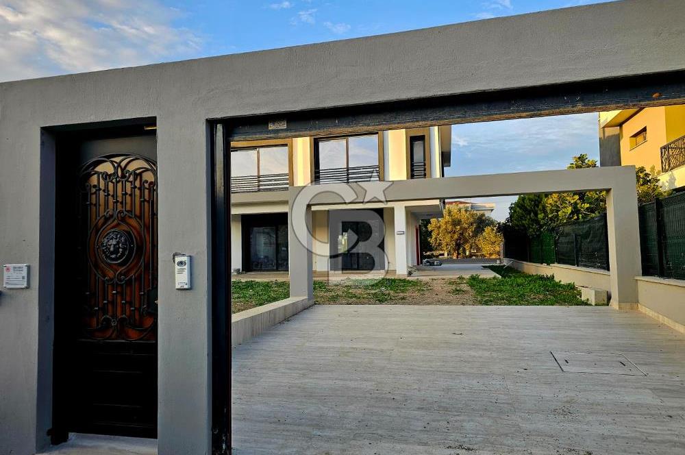 SATILIK 500 M² BAHÇE İÇİNDE MÜSTAKİL 4+2 VİLLA