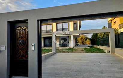 SATILIK 500 M² BAHÇE İÇİNDE MÜSTAKİL 4+2 VİLLA