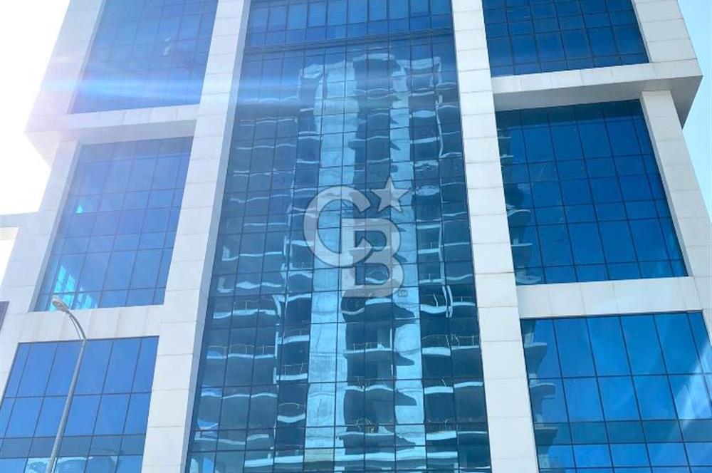 ÇUKURAMBAR'DA KAPALI OTOPARKLI 1000 M2 SATILIK CADDE DÜKKAN