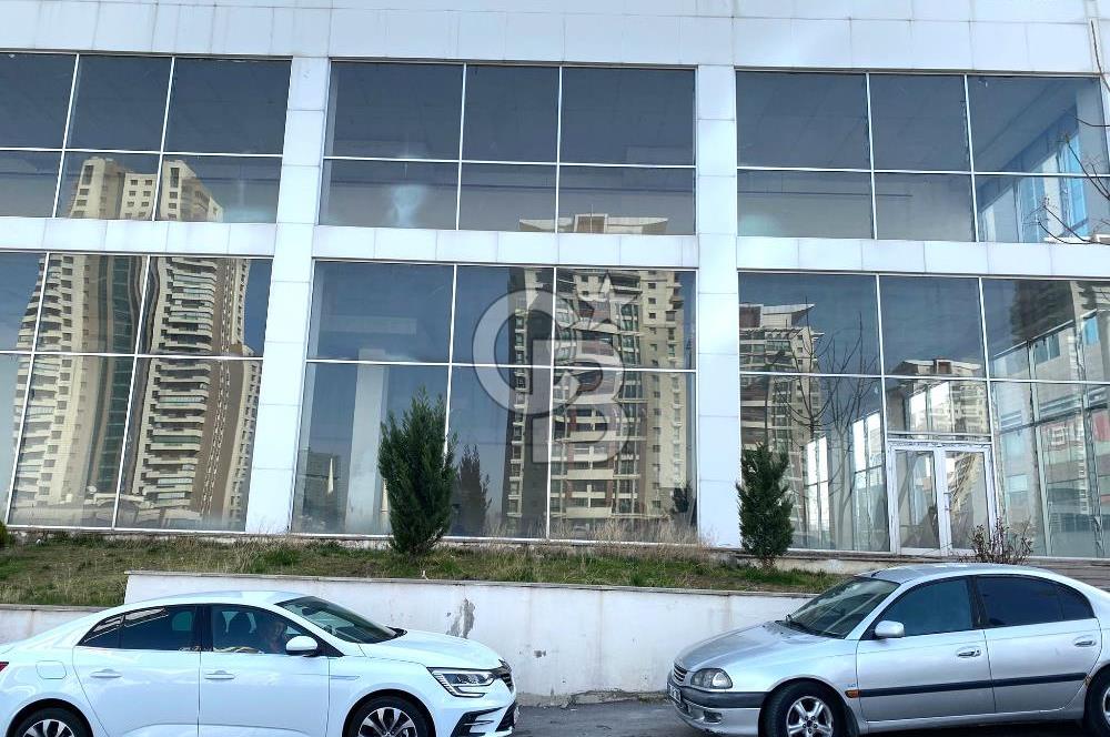 ÇUKURAMBAR'DA KAPALI OTOPARKLI 1000 M2 SATILIK CADDE DÜKKAN