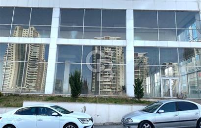 ÇUKURAMBAR'DA KAPALI OTOPARKLI 1000 M2 SATILIK CADDE DÜKKAN