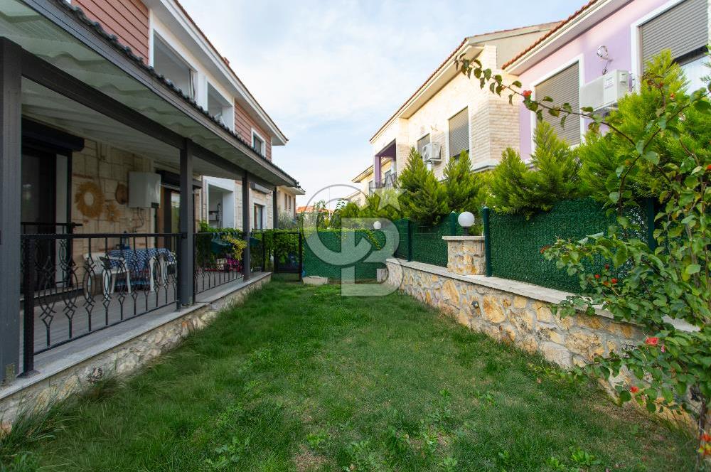 Foça Hacıveli Mah. Satılık 2+1 Müstakil Bahçeli Daire