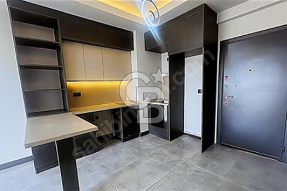 BOSS SARAY Satılık 1+1 Ofis 47 m²+24 m² Teras Havuz Manzara