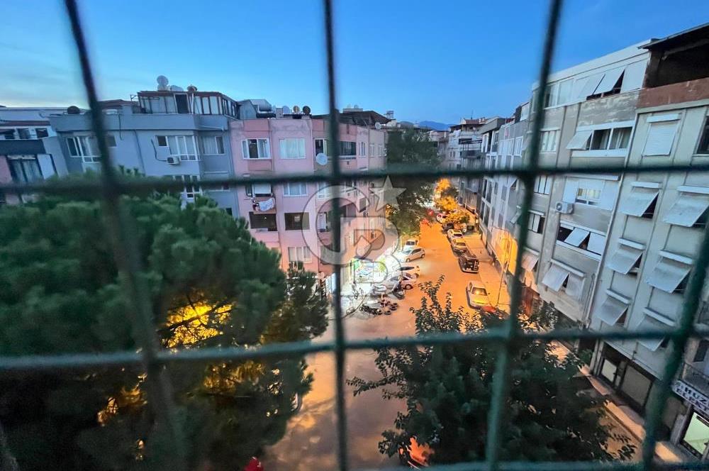 Edremit Camivasat Mahallesinde Satılık 2+1 Daire Çatı Teraslı