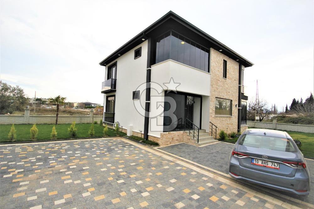 Edremit 4+1 Lüks Villa, 147m² Net, Müstakil Bahçeli, Site İçinde