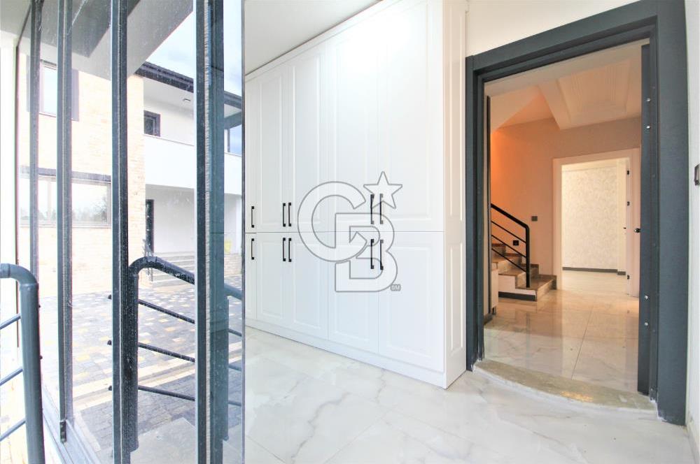 Edremit 4+1 Lüks Villa, 147m² Net, Müstakil Bahçeli, Site İçinde