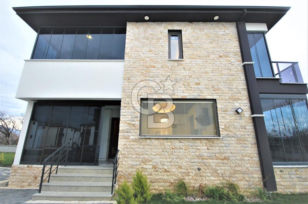 Edremit 4+1 Lüks Villa, 147m² Net, Müstakil Bahçeli, Site İçinde