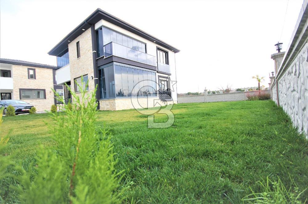 Edremit 4+1 Lüks Villa, 147m² Net, Müstakil Bahçeli, Site İçinde