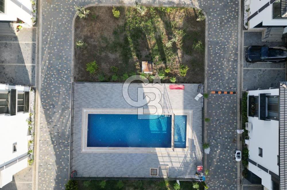 Edremit 4+1 Lüks Villa, 147m² Net, Müstakil Bahçeli, Site İçinde