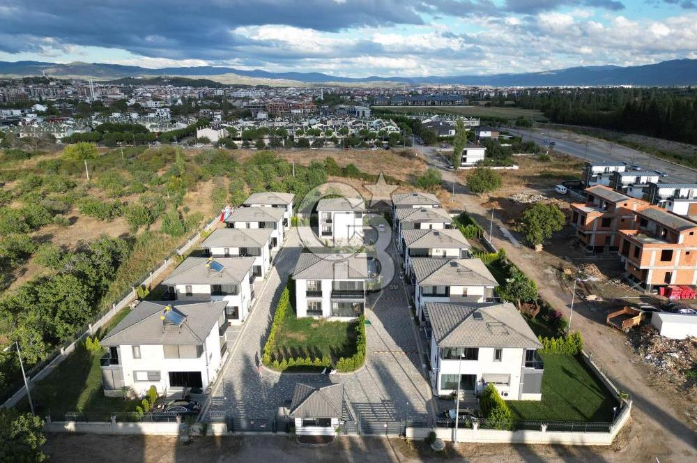 Edremit 4+1 Lüks Villa, 147m² Net, Müstakil Bahçeli, Site İçinde