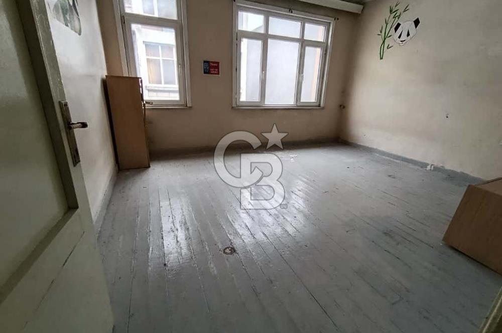 CİHANGİR'İN MERKEZİNDE SATILIK 5 KATLI BİNA