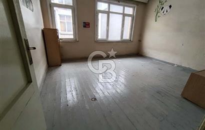 CİHANGİR'İN MERKEZİNDE SATILIK 5 KATLI BİNA