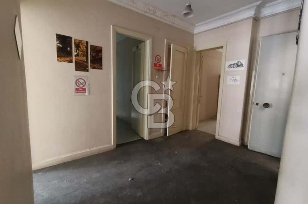 CİHANGİR'İN MERKEZİNDE SATILIK 5 KATLI BİNA