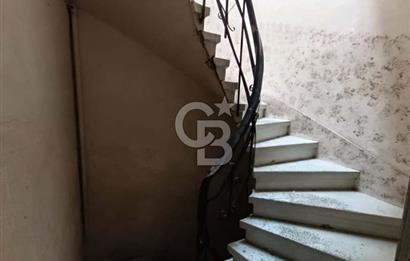 CİHANGİR'İN MERKEZİNDE SATILIK 5 KATLI BİNA