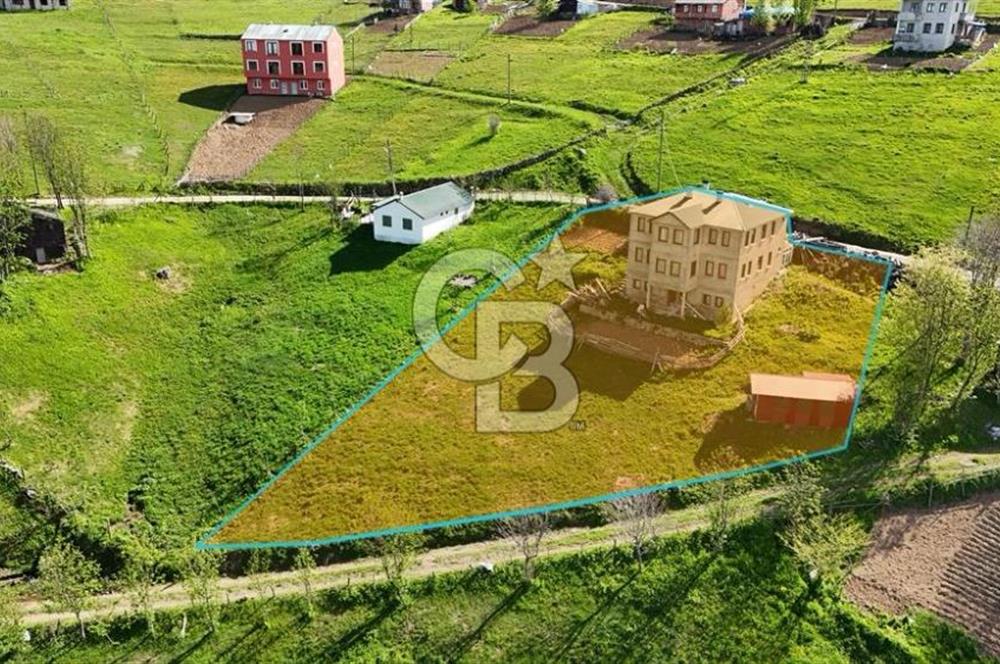 AKÇAABAT IŞIKLAR'DA SATILIK BİNA VE ARSA