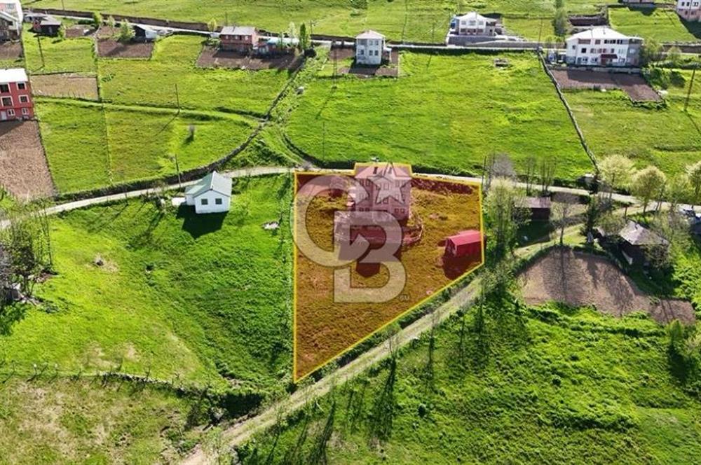 AKÇAABAT IŞIKLAR'DA SATILIK BİNA VE ARSA