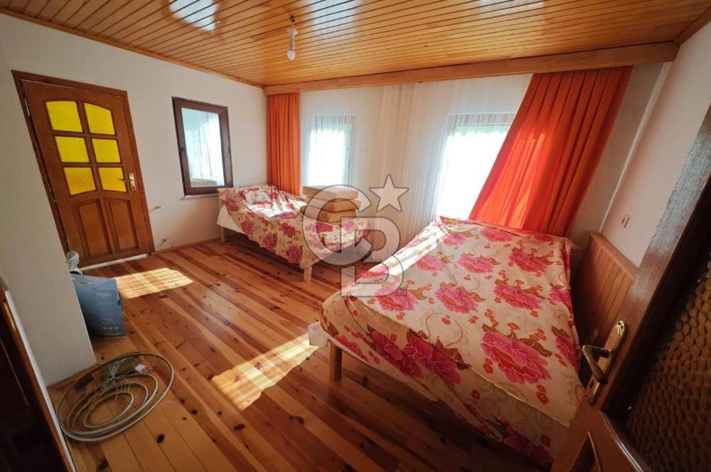 AKÇAABAT IŞIKLAR'DA SATILIK BİNA VE ARSA