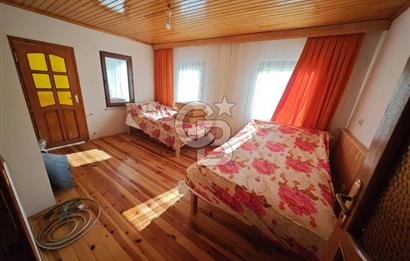 AKÇAABAT IŞIKLAR'DA SATILIK BİNA VE ARSA