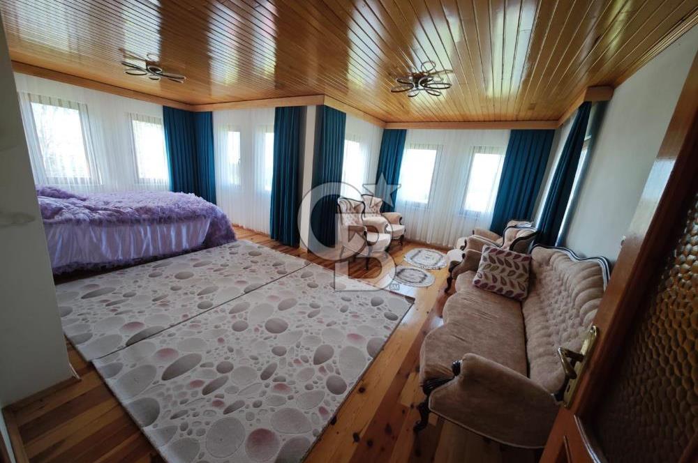 AKÇAABAT IŞIKLAR'DA SATILIK BİNA VE ARSA