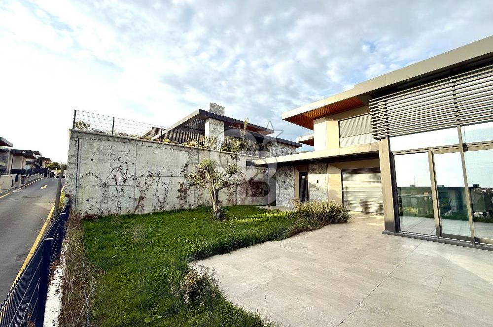 FOLKART NEFES İSTANBUL'DA KİRALIK 6+1 VİLLA